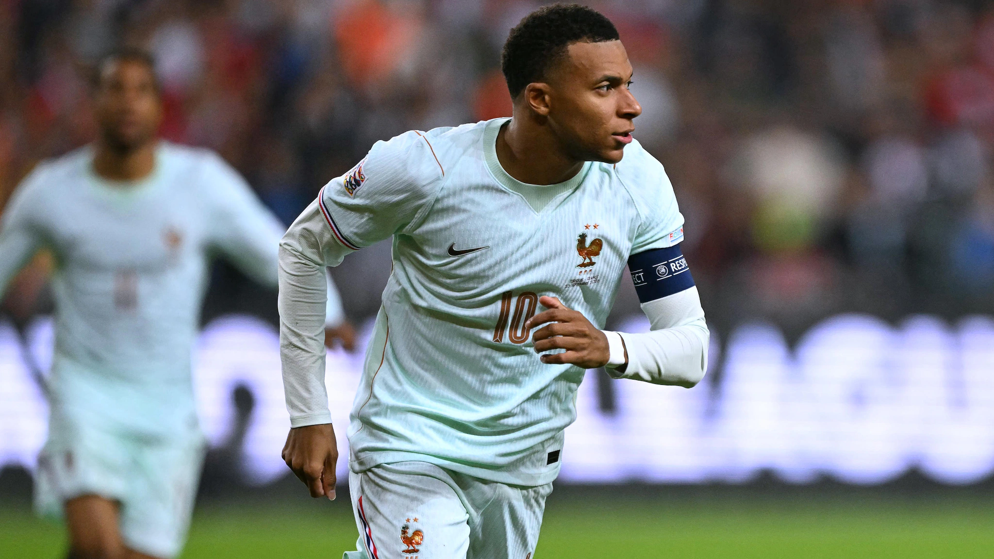Kylian Mbappé Leaves France Squad After Knee Tendon Injury Against Türkiye